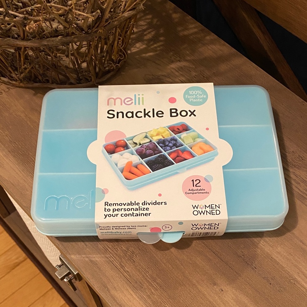 Melii Snackle Box with adjustable dividers
